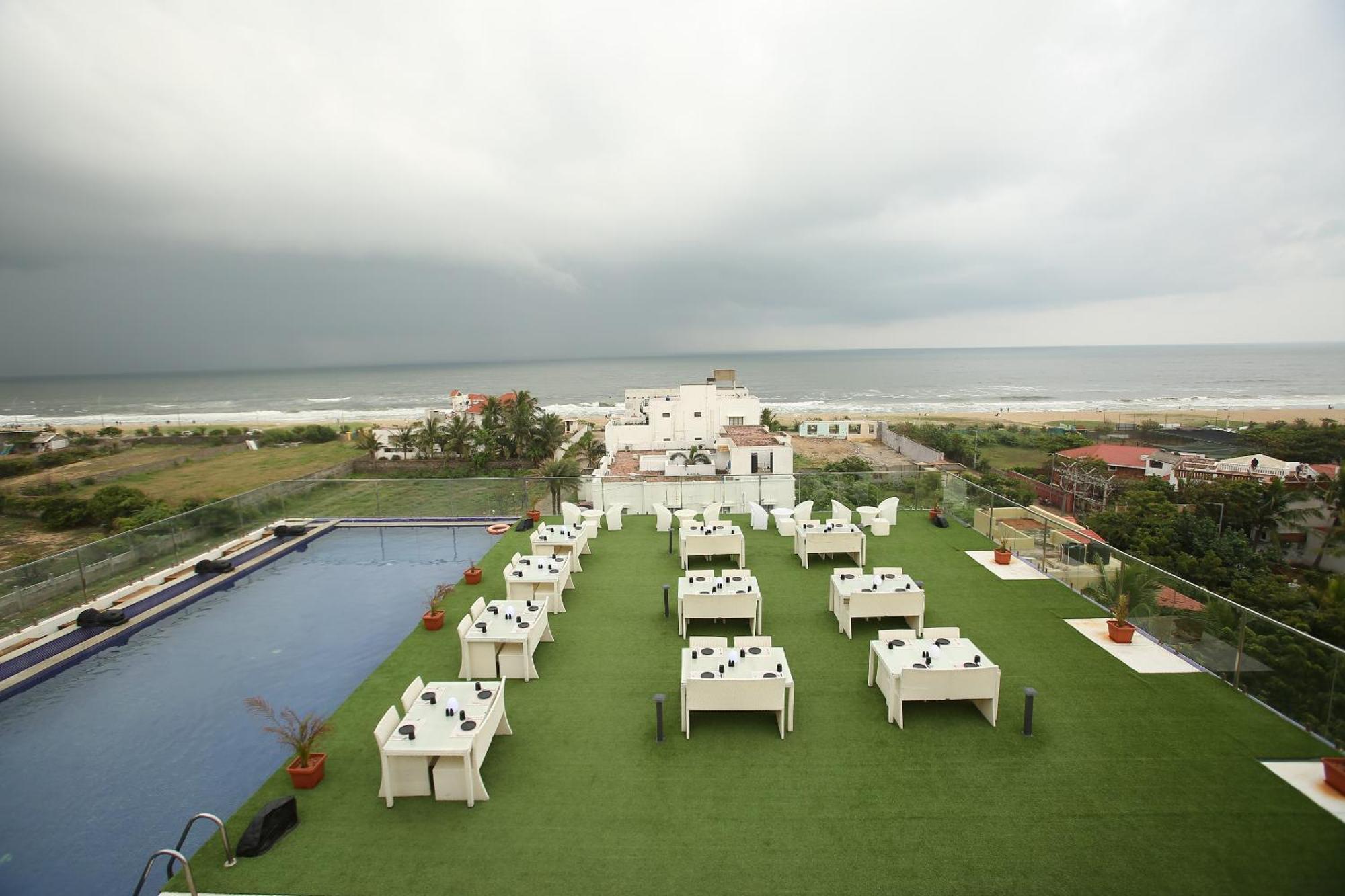 The Bentley Seaside Boutique Hotel Chennai Esterno foto