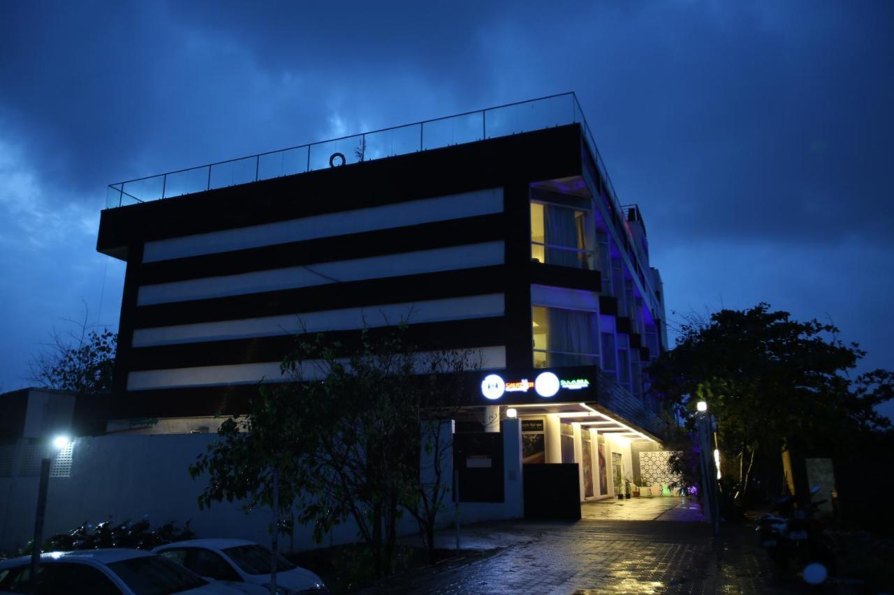 The Bentley Seaside Boutique Hotel Chennai Esterno foto
