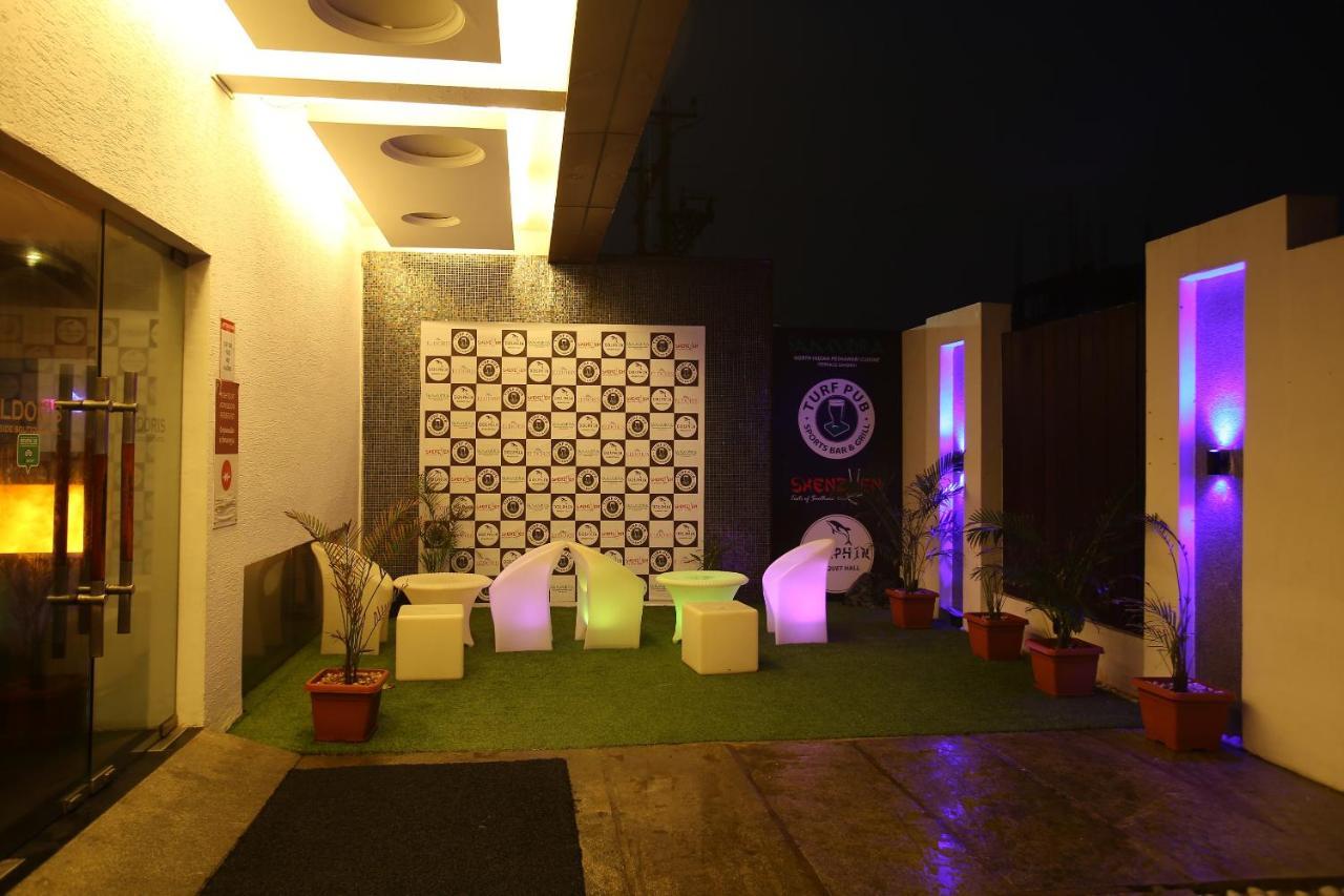 The Bentley Seaside Boutique Hotel Chennai Esterno foto